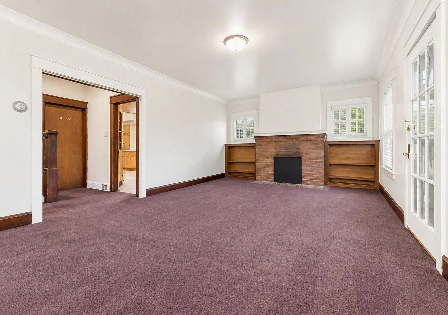 6 Bed/3 Bath Private Home Available May '27 — Photo 4