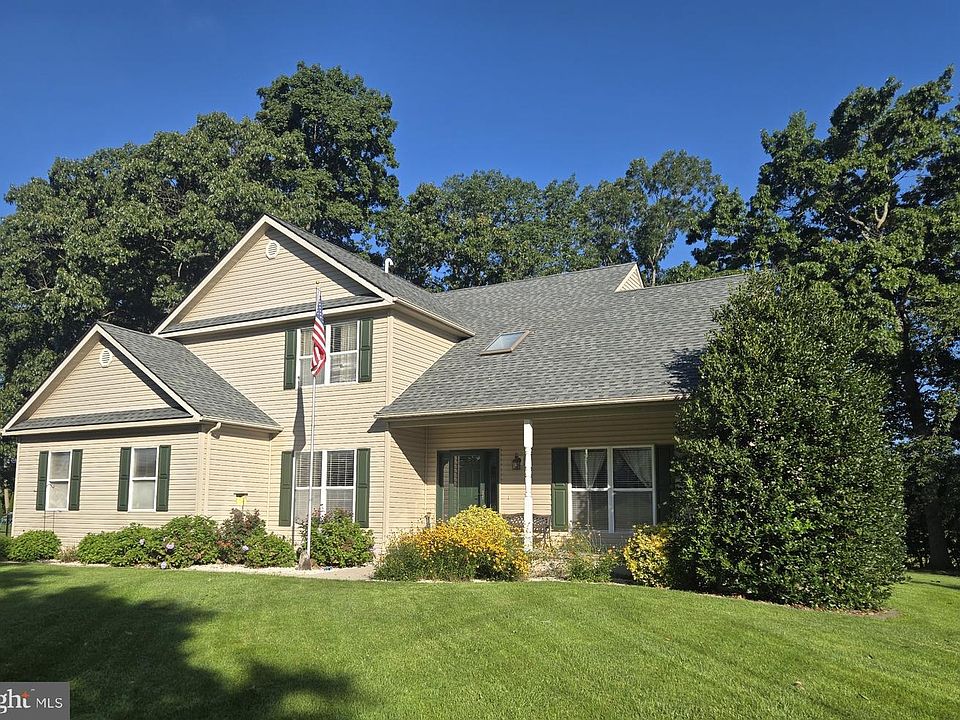 1st image of 347 Golf Links Ln