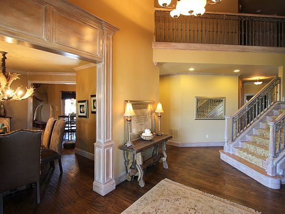 Entry-Formal Dining Left