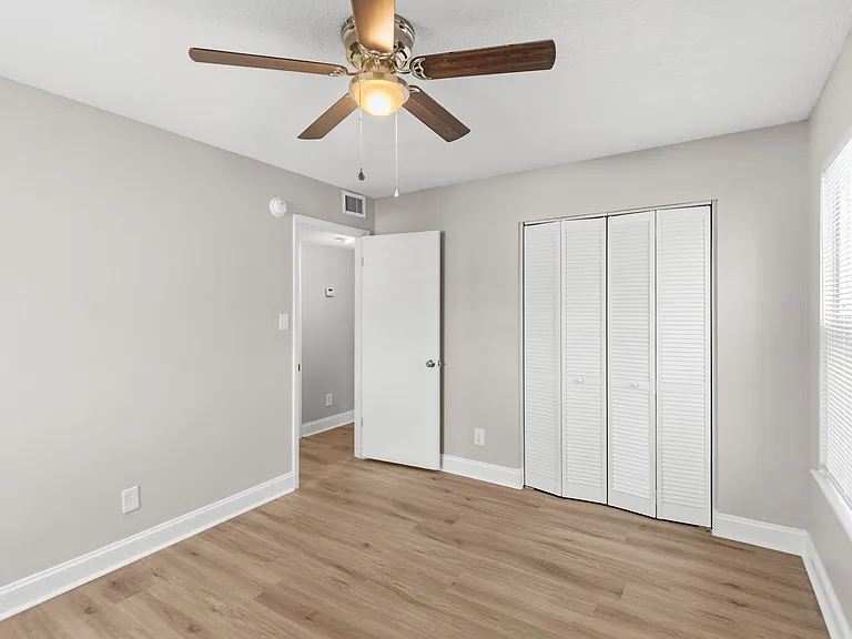 Willow Terrace — Photo 32