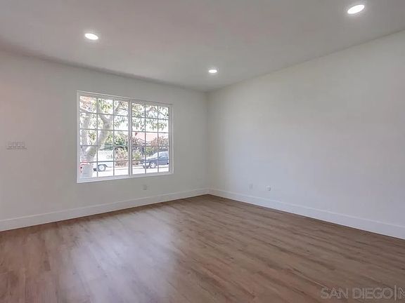 5th image of 10190 Drumcliff Ave