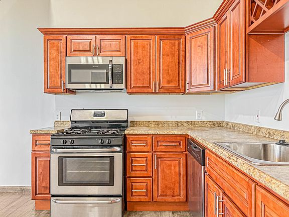 3rd image of 3554 Sepviva St #105C