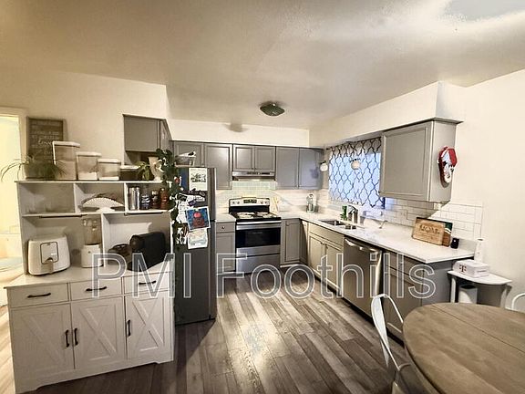 3rd image of 8846 Lowell Blvd