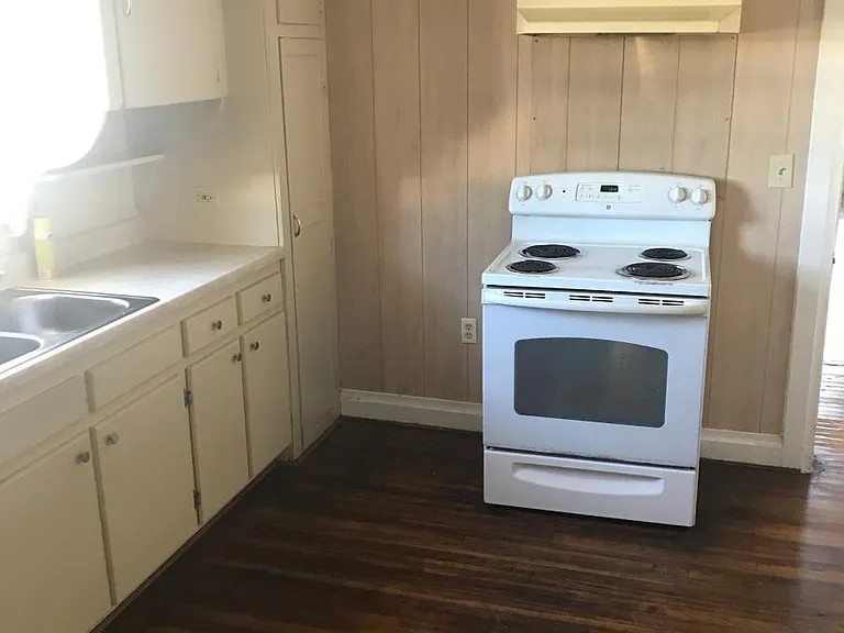 104 Thelma Dr #2 — Photo 8
