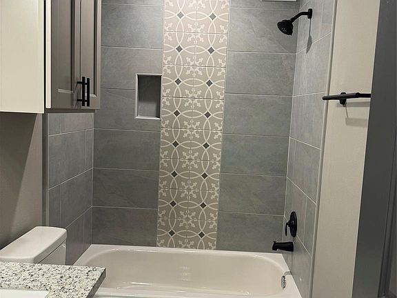 5th image of 7906 Sexton St