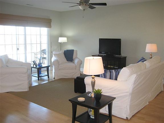 2nd image of 231 N Whittaker St #301