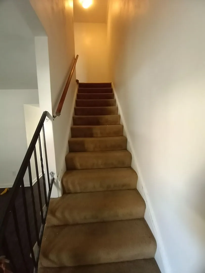 3 bedroom, 1.5 bathroom Townhouse in Virginia Beach — Photo 4