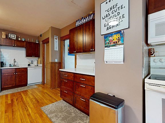 4th image of 30 Northridge St
