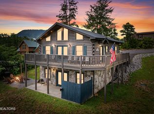 705 Rondayview Ln, Sevierville, TN 37876