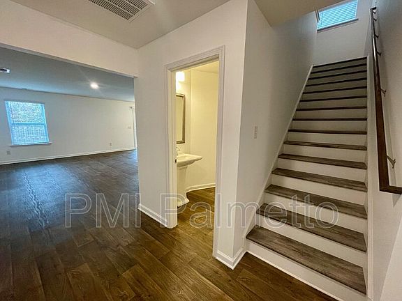 4th image of 341 Liliana Dr