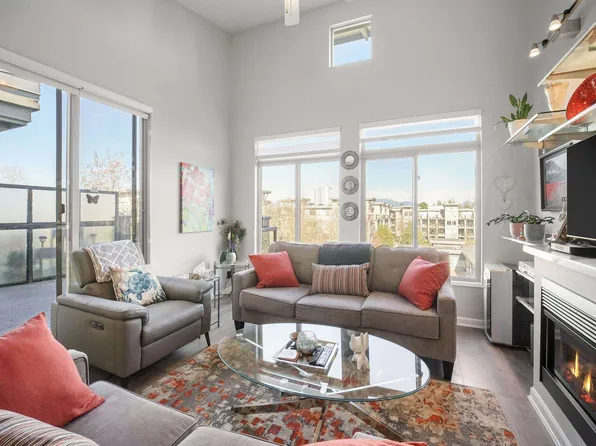 15385 101a Ave #417, Surrey, BC V3R 0B4