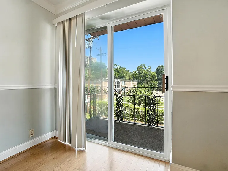 2270 Madison Rd #1B — Photo 16