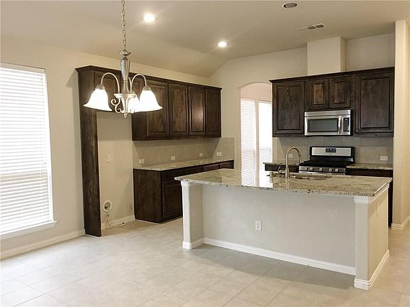 5th image of 10849 Leesa Dr