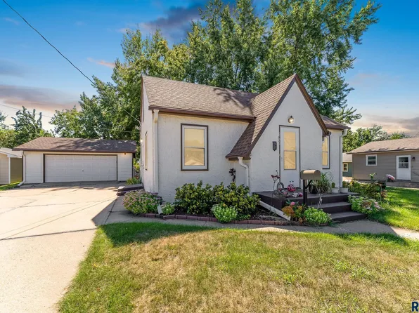 1621 W 9th St, Sioux Falls, SD 57104