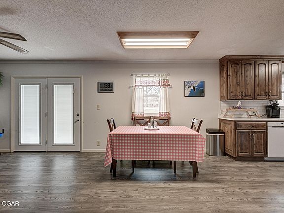 4th image of 1328 Reinmiller Rd