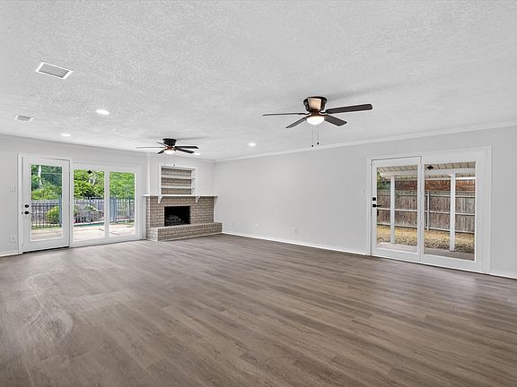 5th image of 2106 Butterfield Trl