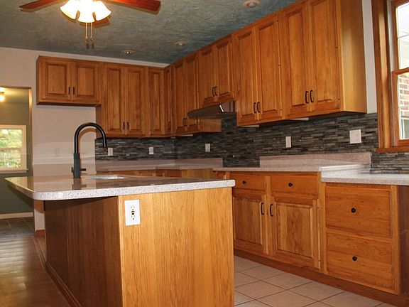 3rd image of 15339 Park Avenue Ext