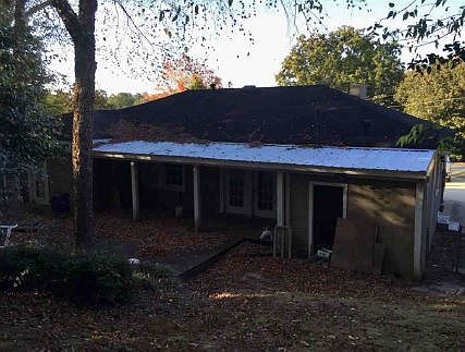 2nd image of 1908 Lynn Rd