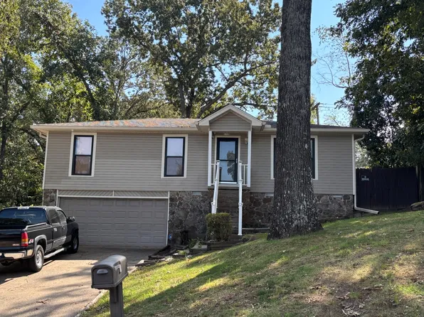 1220 Overview Dr, Jacksonville, AR 72076