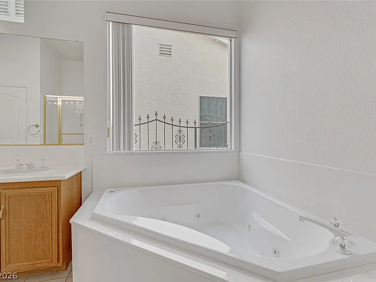 3131 Surf Spray St — Photo 38