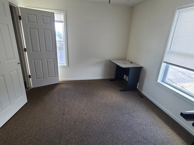 113 W 16th St #113 — Photo 26