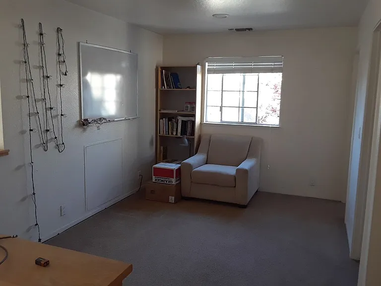2700 Sycamore Ln — Photo 5