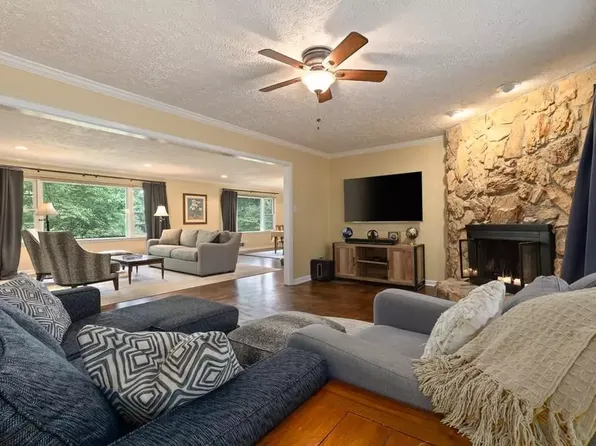 5652 Sequoia Dr, Forest Park, GA 30297