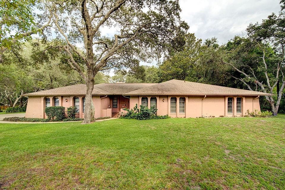 1st image of 18621 Anglewood Dr