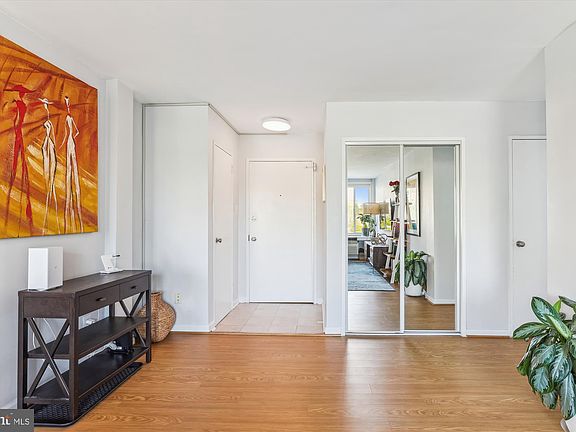 4th image of 1730 Arlington Blvd APT 508