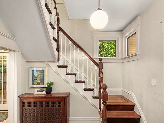 4th image of 6044 2nd Avenue NW