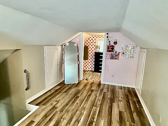 322 Irvan St — Photo 11