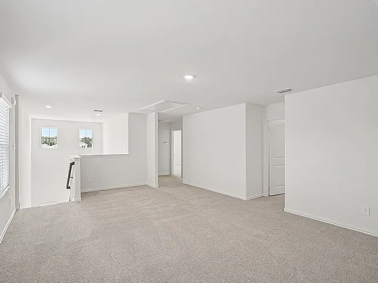 522 Blanton St — Photo 8