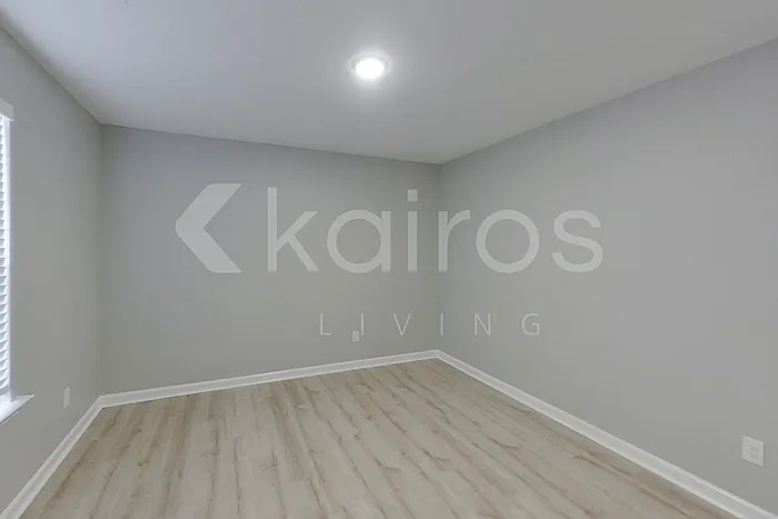 394 Angela St — Photo 13
