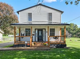 714 Mercer Rd, Beaver Falls, PA 15010