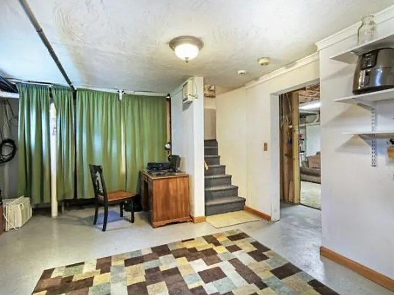 64 David Rd — Photo 18