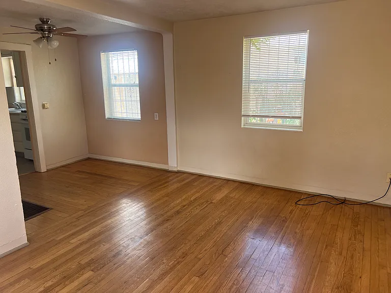 403 Columbia Dr SE — Photo 19