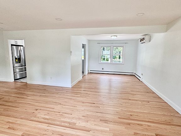 5th image of 62 Shady Ln Floor 1