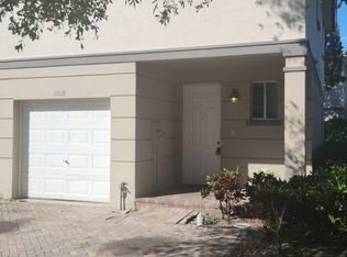 2018 Freeport Ln, Riviera Beach, FL 33404