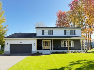 34 Trafalgar Dr, Plattsburgh, NY 12901