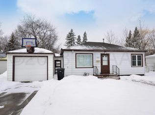 1516 Cherry St, Grand Forks, ND 58201