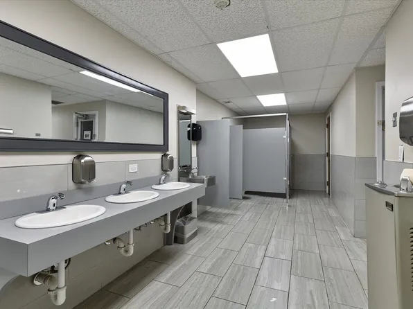 1705 Harmon Cove Tower image 45 of 49