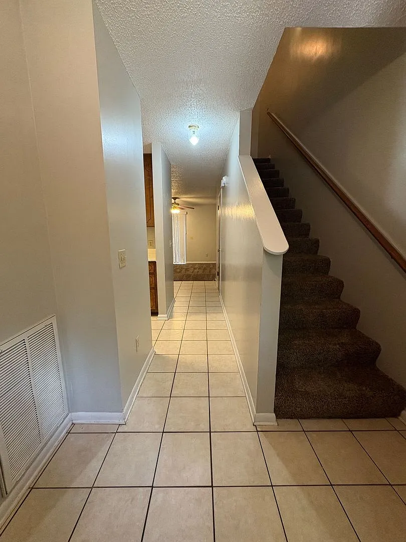Rolling Acres Townhome. — Photo 3