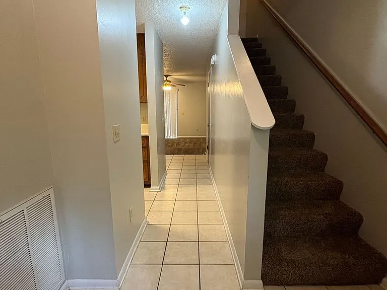 214 Candlebrook Dr — Photo 3