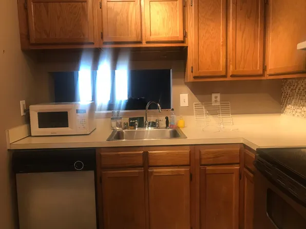 4757 Summertime Dr, Oxon Hill, MD 20745