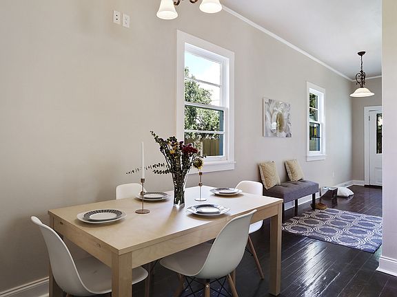 Dining, foyer