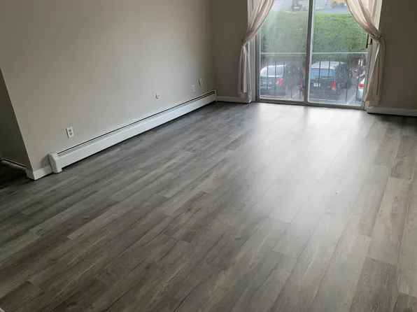 95 East Broadway, Derry, NH 03038