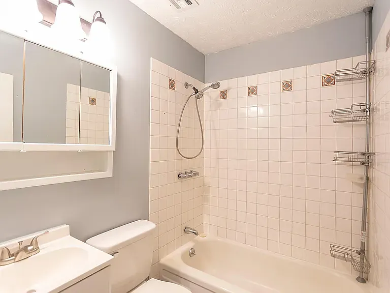 130 Country Club Dr — Photo 24