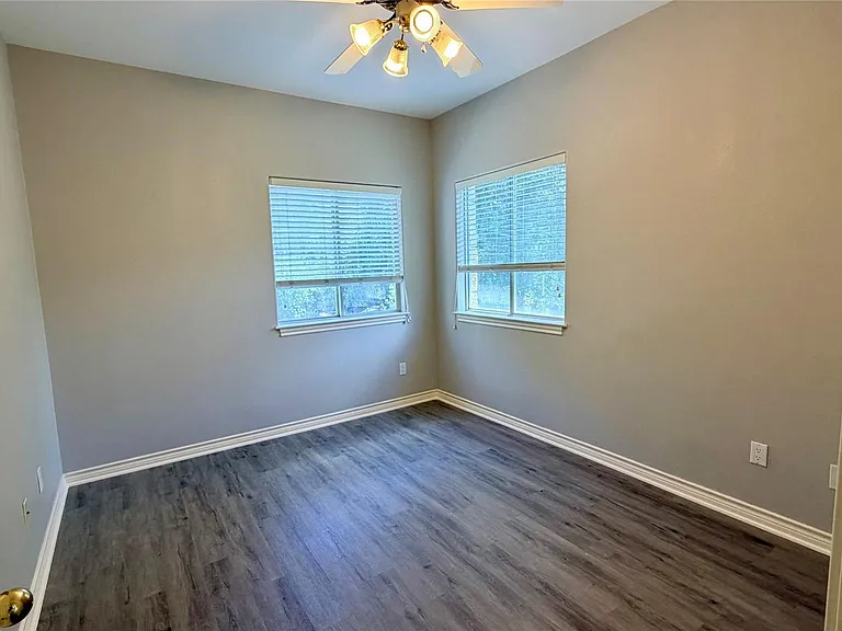 9904 Mariah Cv — Photo 28