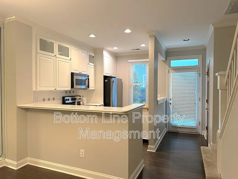 2 bed, 2.5 bath, 1156 sqft, $2,795 — Photo 3