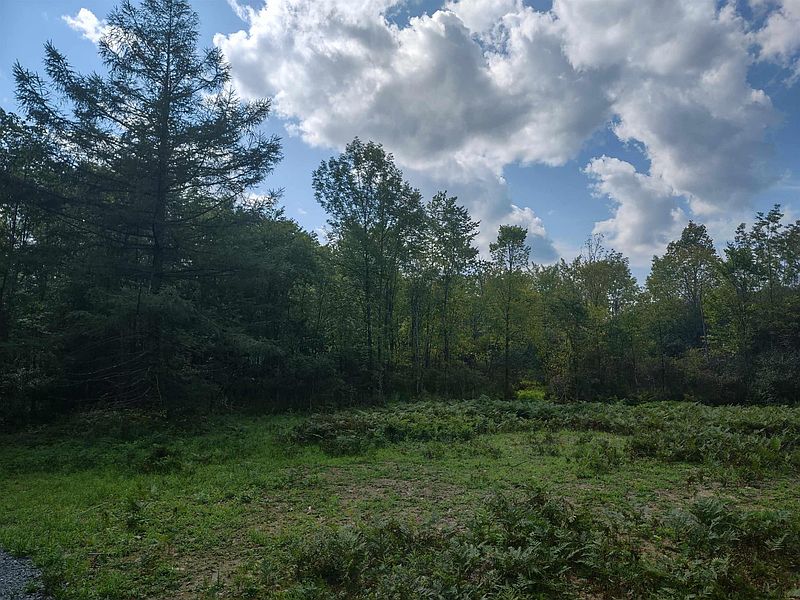 3rd image of 215 KNIGHT Road